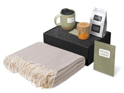 Подарочный набор «Re:y. Nest» с пледом, кружкой и вареньем